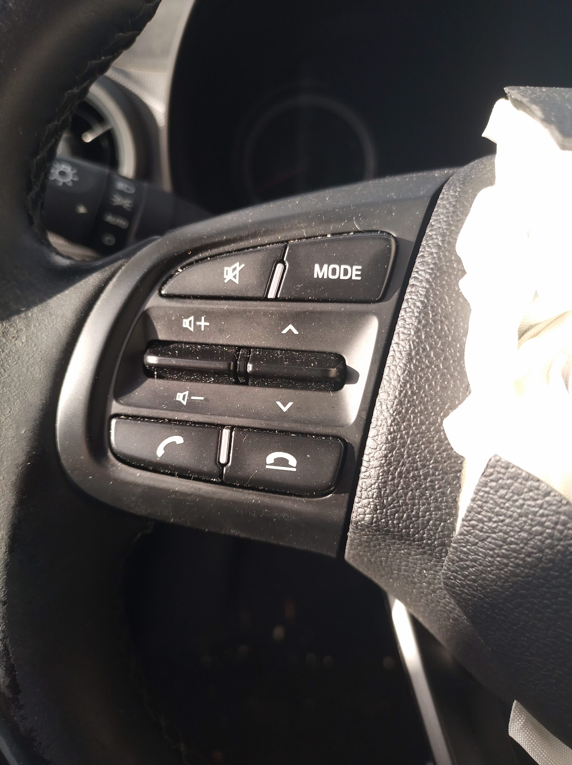 VOLANTE CON COMANDI HYUNDAI I10 1.0 B - (16 + ) - '20 (SENZA AIRBAG) - immagine 2