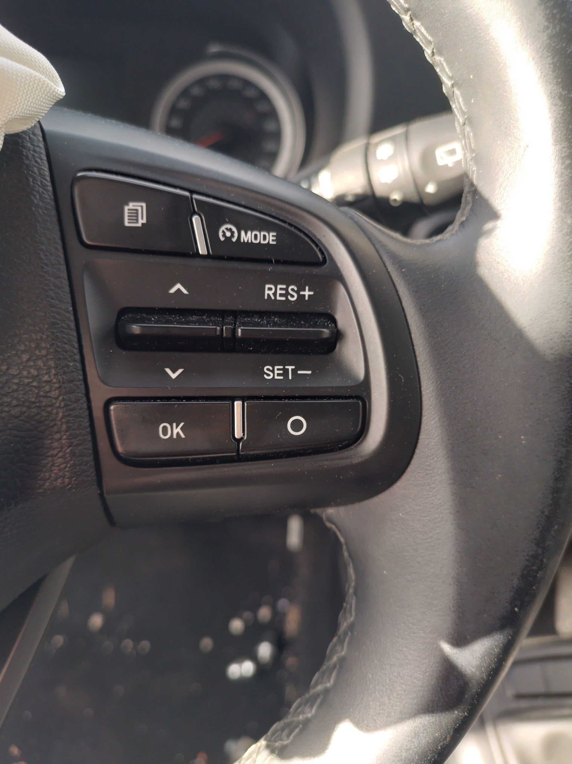 VOLANTE CON COMANDI HYUNDAI I10 1.0 B - (16 + ) - '20 (SENZA AIRBAG) - immagine 3