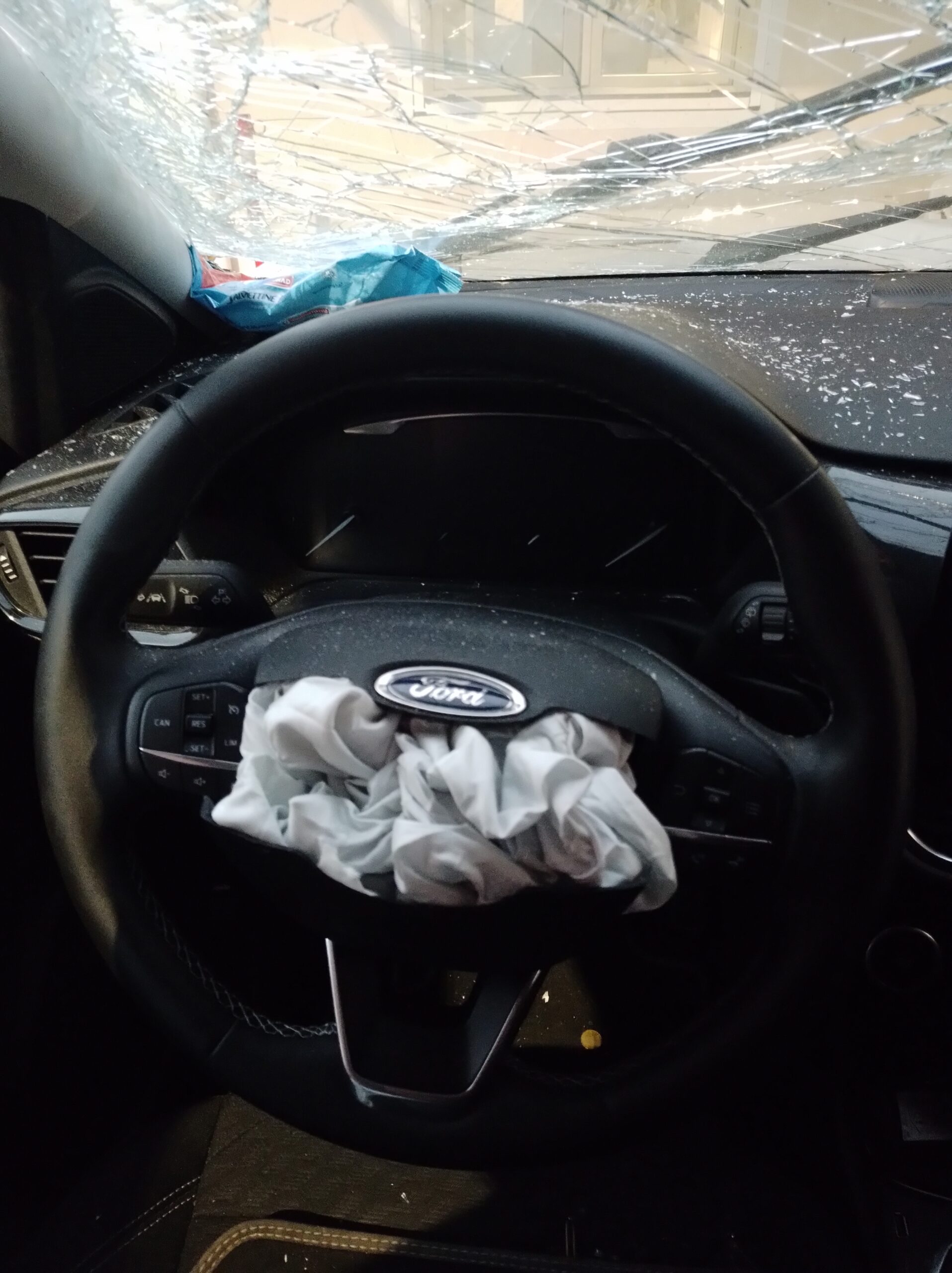 VOLANTE CON COMANDI FORD PUMA - (CF7) - (19 + ) - '20