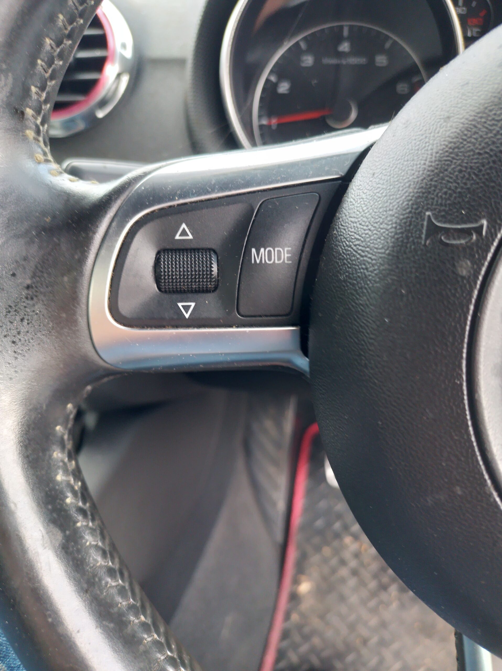 VOLANTE CON COMANDI AUDI TT - (8J) - (06 + 10) - '09 (SENZA AIRBAG) - immagine 6