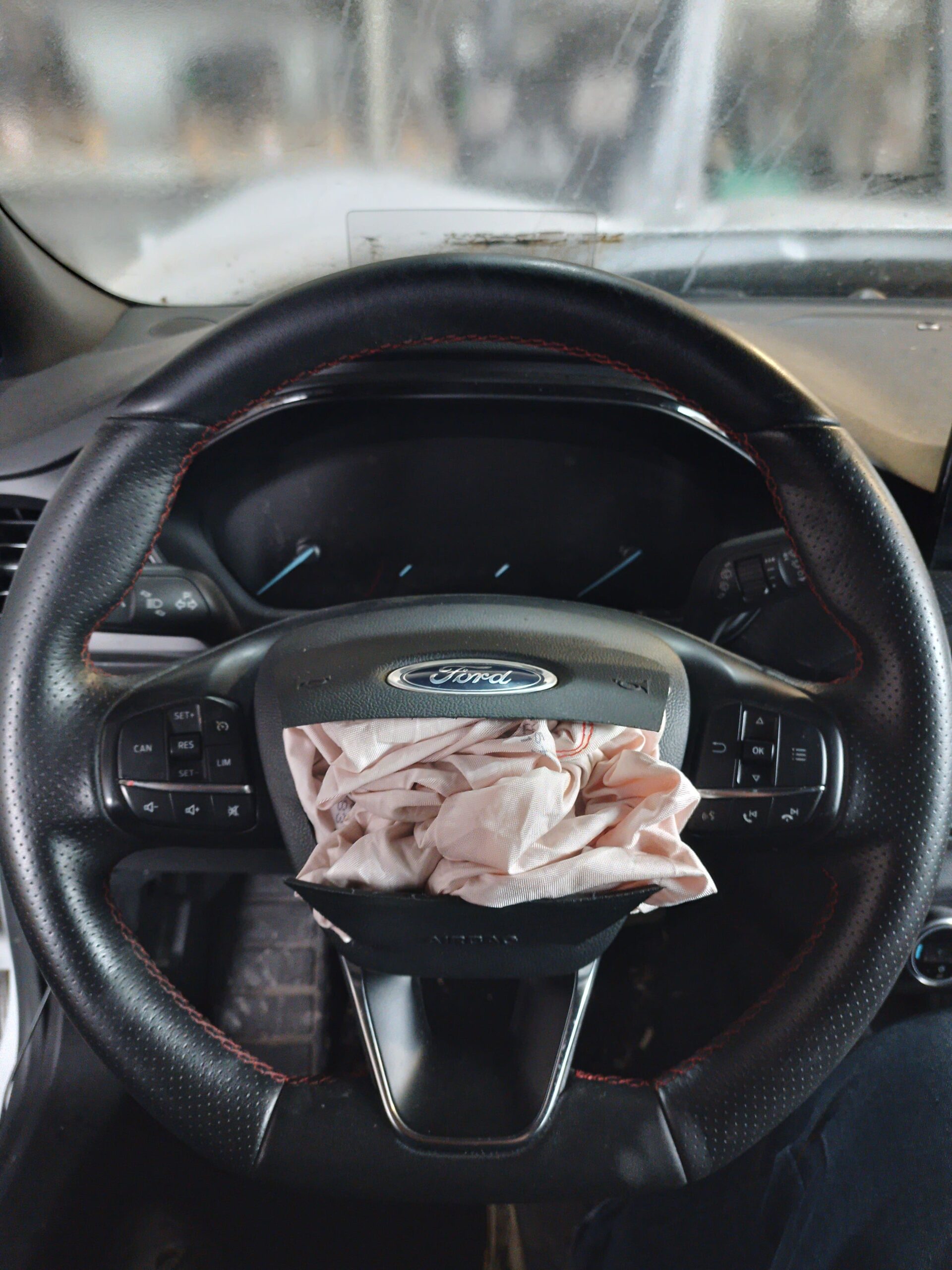 VOLANTE CON COMANDI FORD FOCUS - (CGE) - (18 + ) - '19 (SENZA AIRBAG)